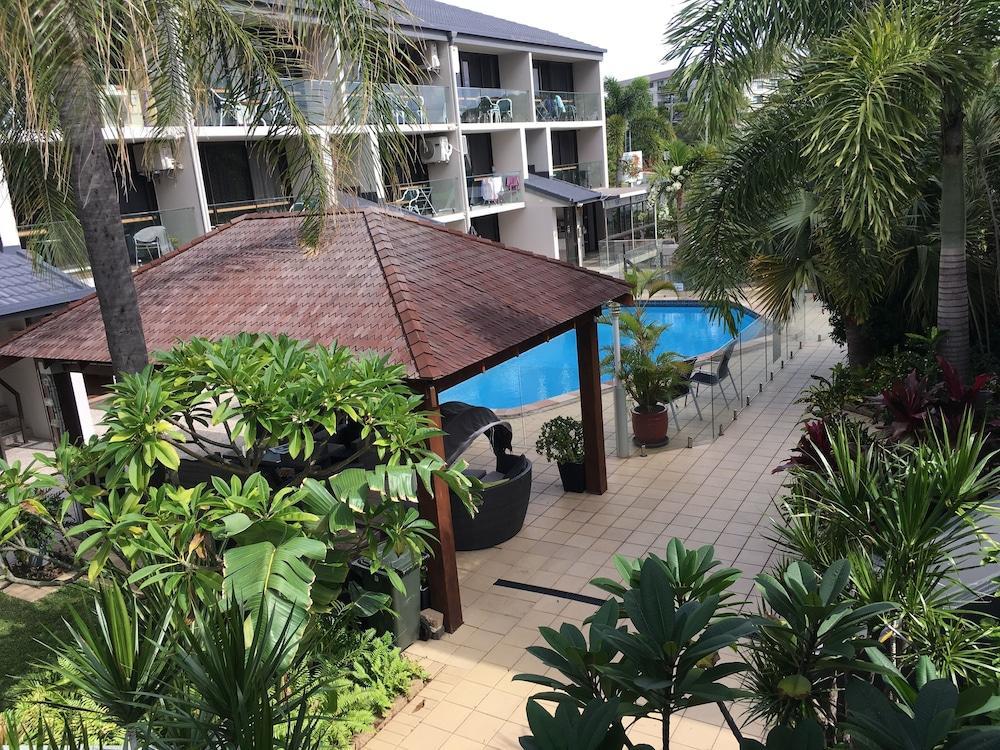 Burleigh Palms Holiday Apartments 골드코스트 외부 사진