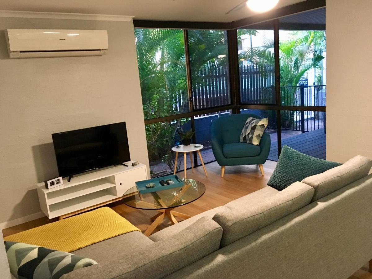 Burleigh Palms Holiday Apartments 골드코스트 외부 사진