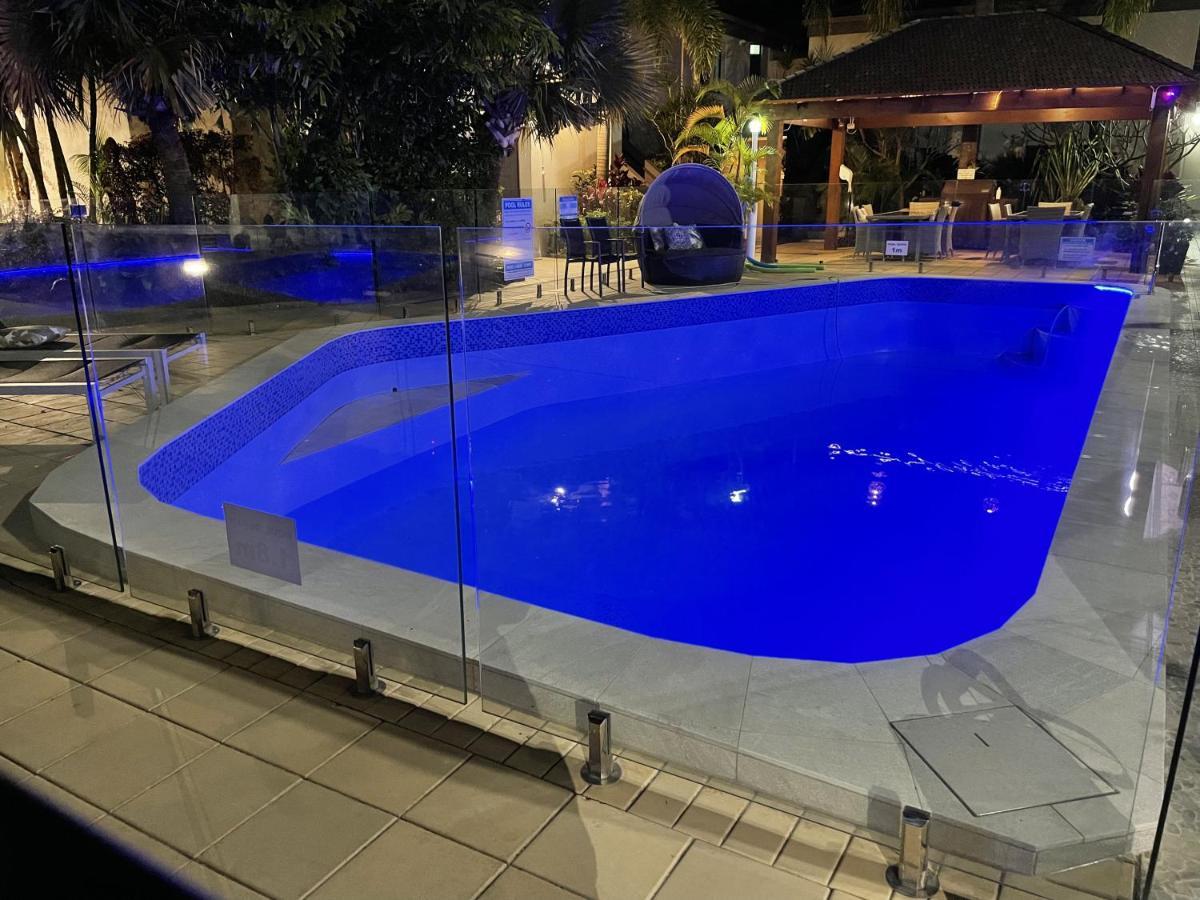 Burleigh Palms Holiday Apartments 골드코스트 외부 사진