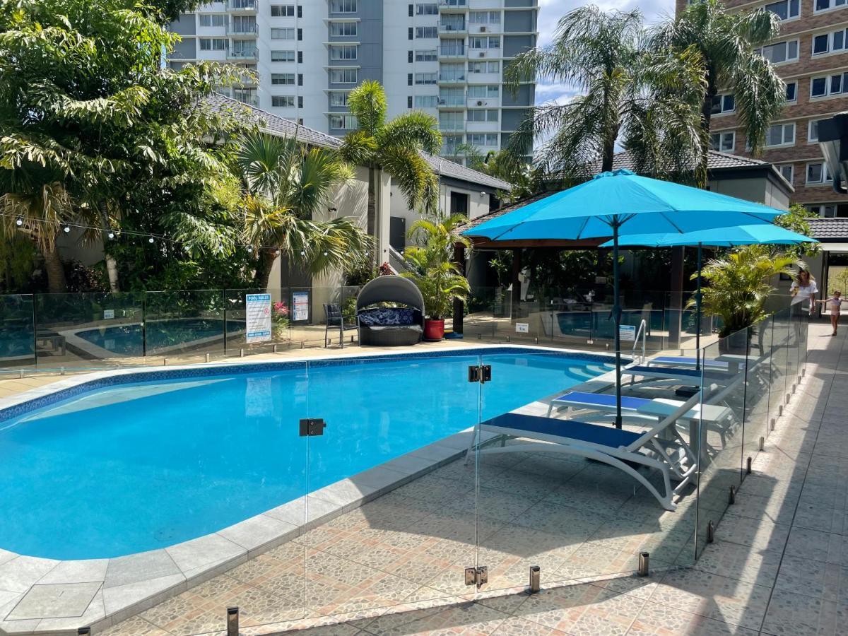 Burleigh Palms Holiday Apartments 골드코스트 외부 사진