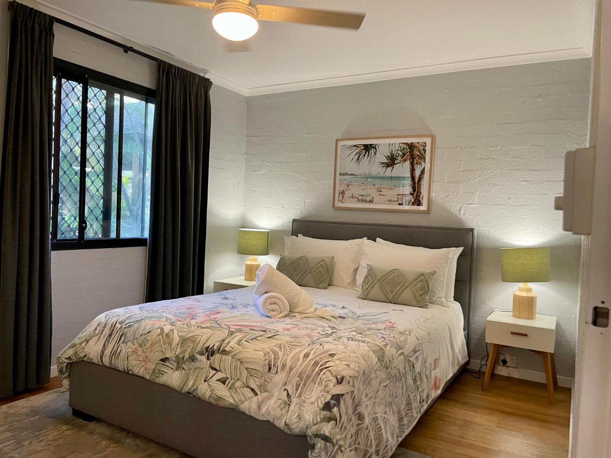 Burleigh Palms Holiday Apartments 골드코스트 외부 사진