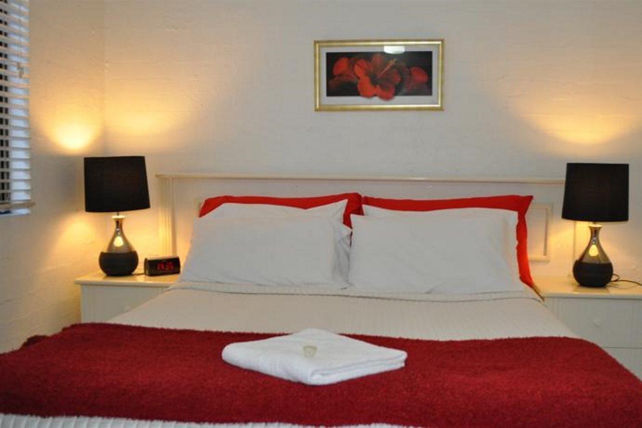 Burleigh Palms Holiday Apartments 골드코스트 외부 사진