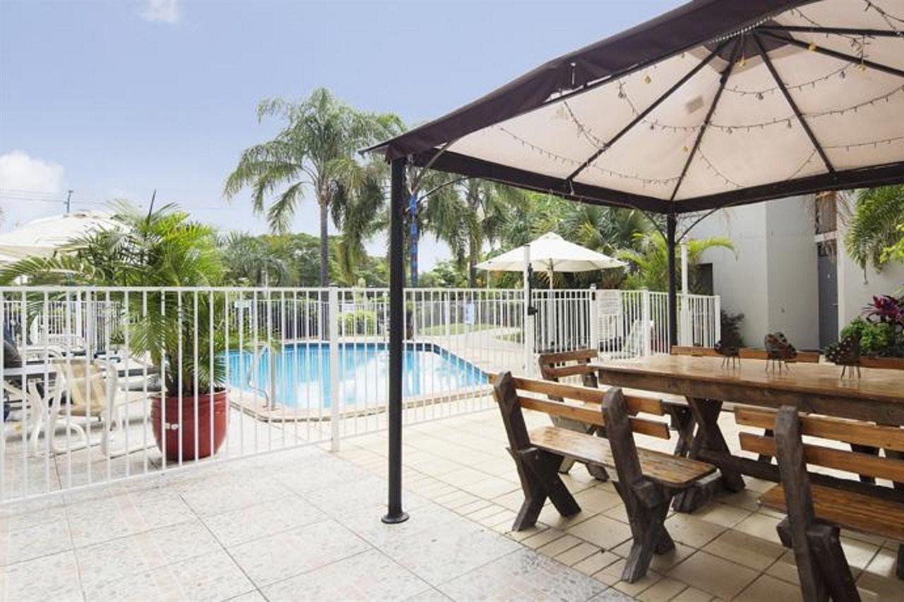 Burleigh Palms Holiday Apartments 골드코스트 외부 사진